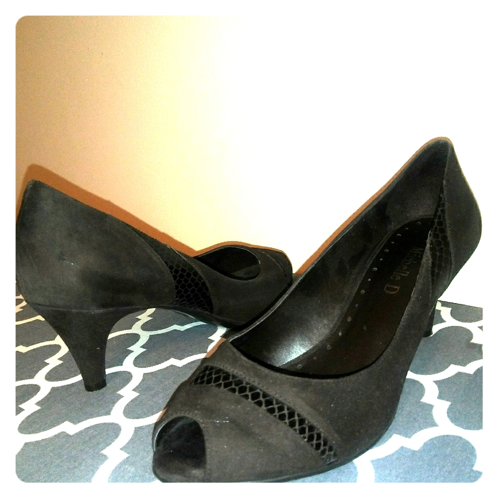 Sold!!! Peep toe brown suede pumps snakeskin accent sz 7M